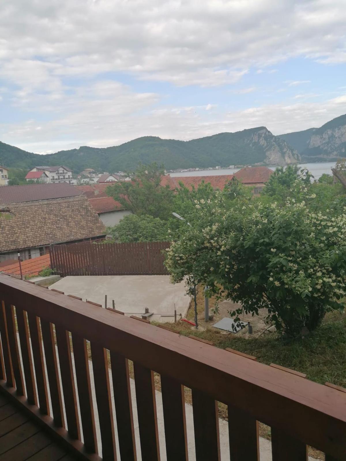 La Casuta Villa Dubova Dış mekan fotoğraf